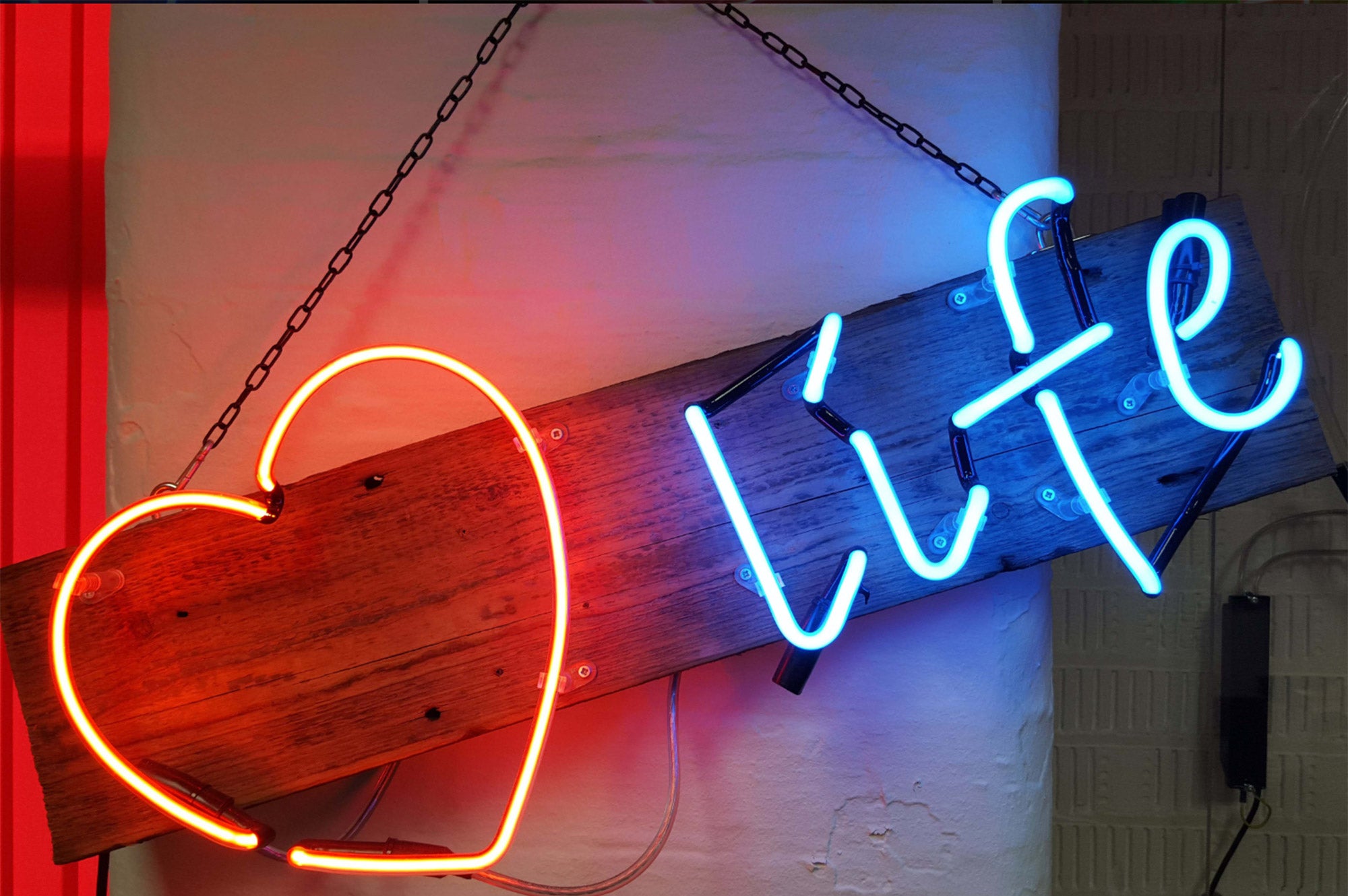 Top Tips For Installing & Using Your Neon Sign