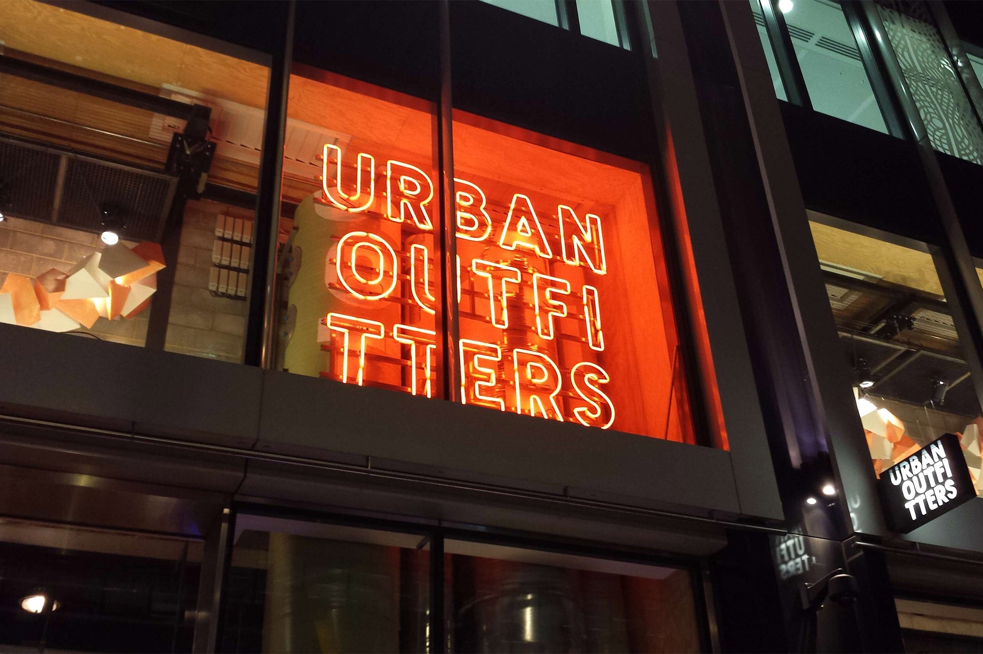 How Neon Can Be Used for Visual Merchandising