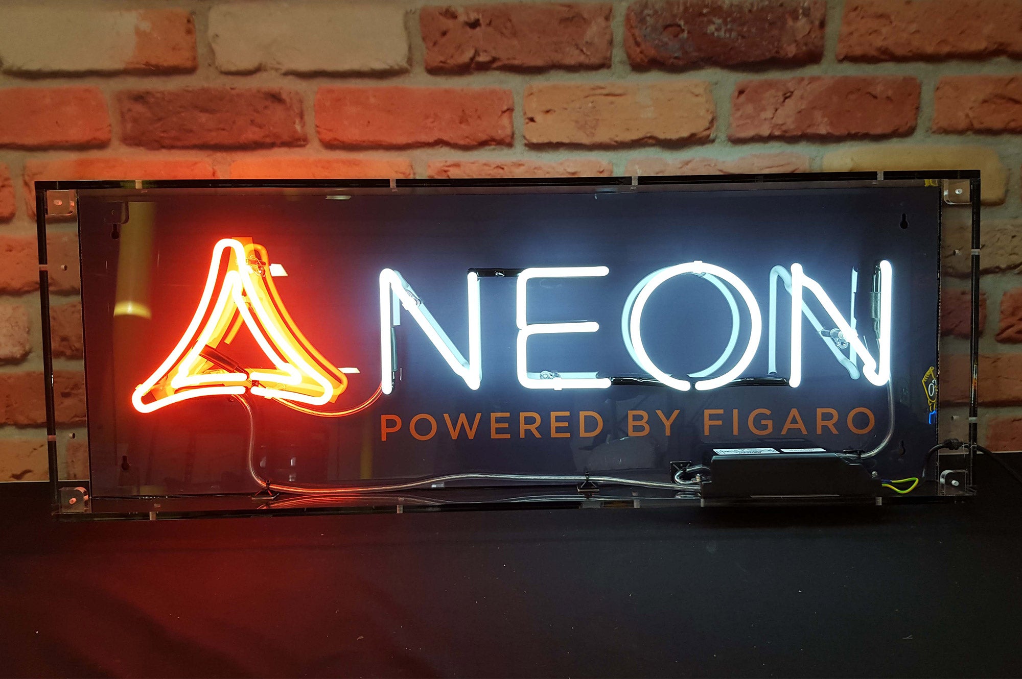 Neon Sign vs. LED Sign – What’s the difference?